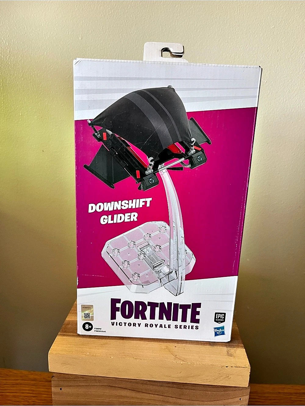 Fortnite Downshift Glider Victory Royale Series Glider NWT